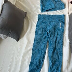 Gymshark Teal Patterned Leggings and sports bra